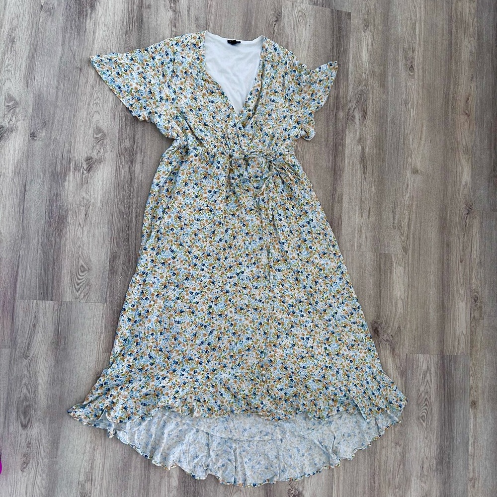 Torrid Floral Dress Women’s 0X Plus Size White  Midi Wrap Summer High Low Spring